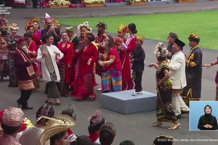 Farel Prayoga, Ojo Dibandingke, Denny Sumargo, ojo dibandingke, farel prayoga, farel prayoga sekarang, Pernah Nyanyi di Depan Jokowi dan Prabowo di Istana, Penyanyi Cilik Ini Bongkar Kisah Hidupnya yang Pilu, Uang Rp10 Miliar Hasil Kerja Keras Habis di Tangan Orangtua, Hidup dari Nol: Sekolah di Jakarta dan Dibiayai Manajer, Masa Kecil Penuh Derita: Dipaksa Ngamen Sejak Usia 8 Tahun, Sempat Sukses dan Tampil di Istana, Kini Mulai Lagi dari Nol