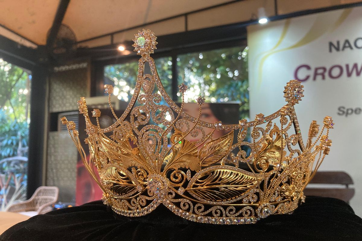 mahkota Miss Universe, filosofi mahkota Miss Universe, miss universe 2025, mahkota jiwanta, mahkota miss universe indonesia, mahkota miss universe singapura, mahkota miss universe hong kong, mahkota the lumina orchid, makna mahkota miss universe, miss universe 2025 indonesia, Makna Mahkota Miss Universe 2025 Indonesia, Singapura, dan Hong Kong