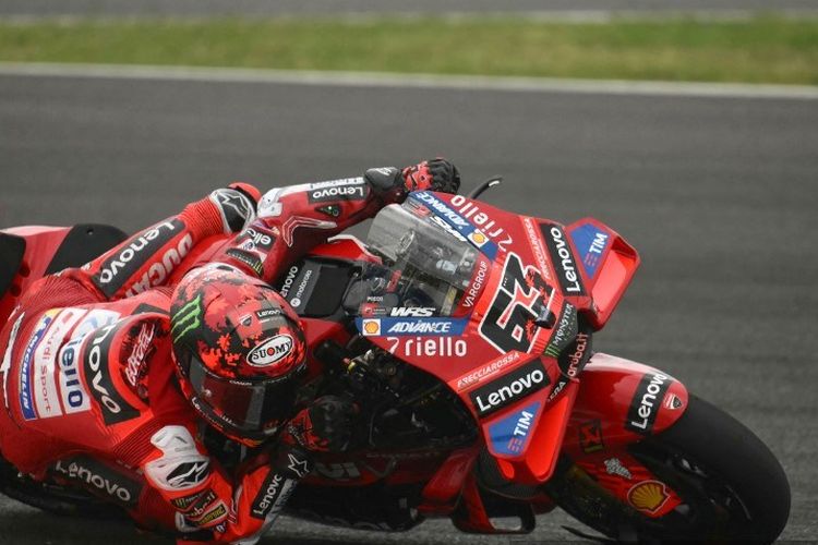 pole position, MotoGP, Sirkuit Losail, Pole position, sesi kualifikasi, MotoGP Qatar 2025, sirkuit losail, motogp 2025, motogp qatar 2025, Hasil Kualifikasi MotoGP Qatar 2025, Marc Marquez Pole Position