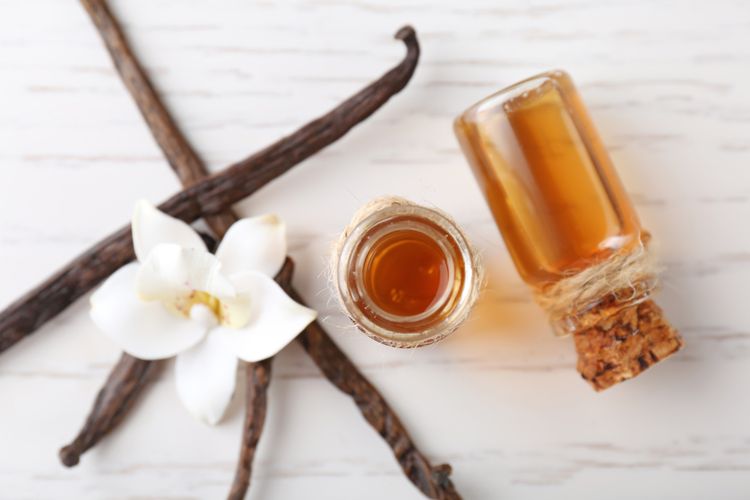 sandalwood, stres, aroma parfum, jasmine, vanila, aroma parfum untuk stres, parfum yang menenangkan, parfum aroma menenangkan, parfum yang menenangkan pikiran, 7 Aroma Parfum yang Menenangkan Pikiran dan Meredakan Stres, 1. Lavender, 2. Jasmine, 3. Vanilla, 4. Mawar, 5. Mogra oil, 6. Sandalwood, 7. Cedarwood