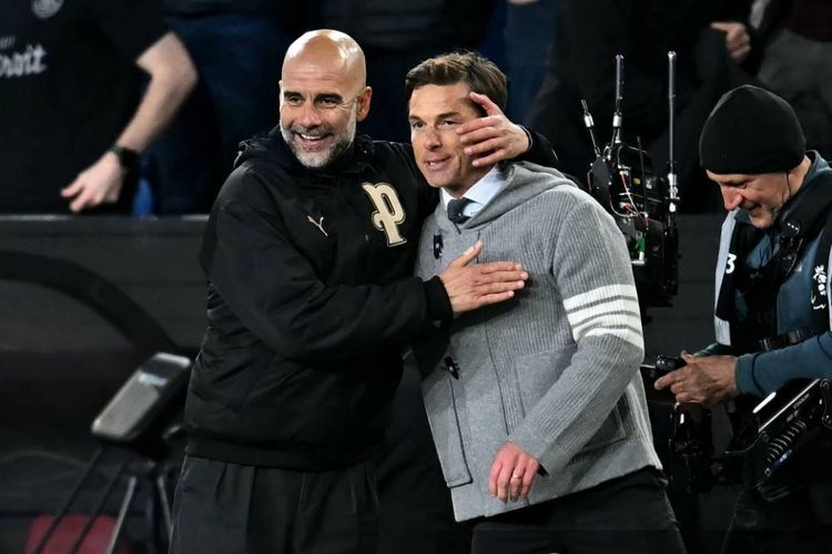 Pep Guardiola, West Ham United, Arsenal, Saat Guardiola Jadi Fans West Ham Dadakan Demi Jegal Arsenal dalam Perebutan Juara