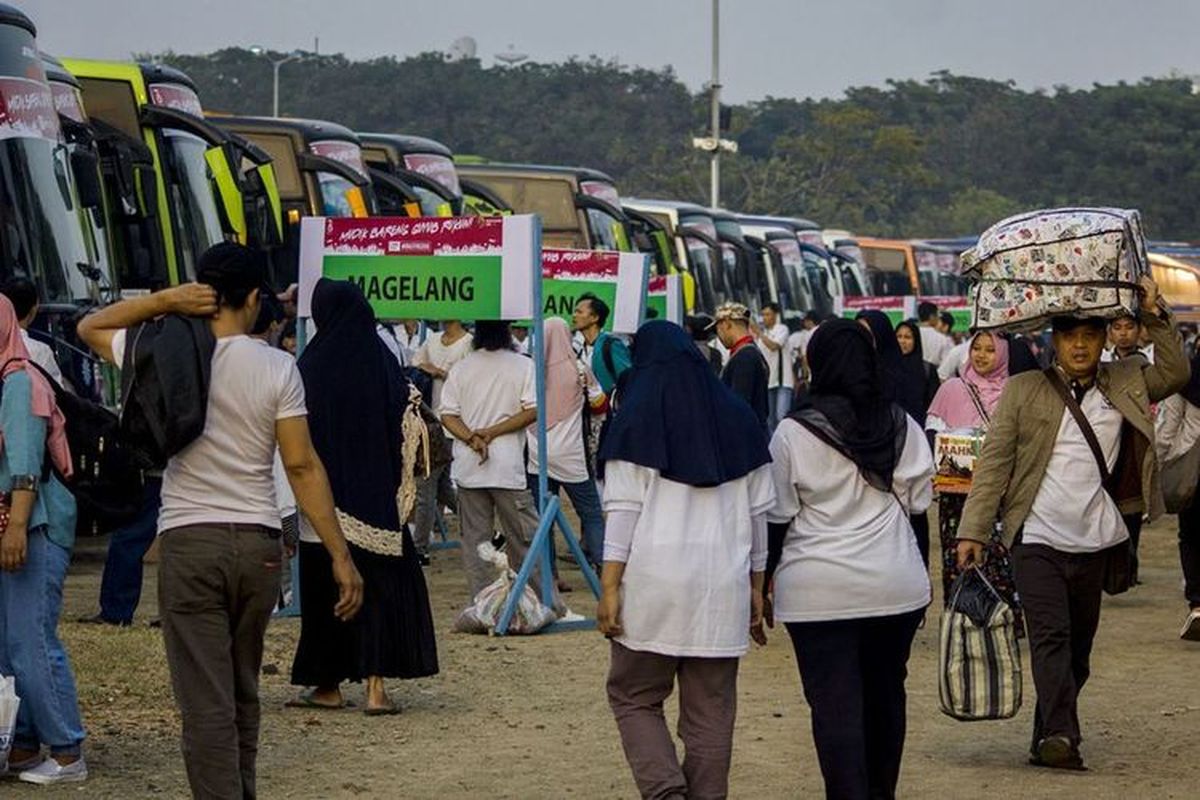 Siloam Hospitals, 5 Tips Dokter Ortopedi Cegah Nyeri Sendi Saat Mudik Lebaran, Rutin peregangan di sela perjalanan, Kompres persendian yang bengkak, Hindari sering menunduk, Jangan keseringan mengkretek leher, Persiapan fisik sebelum berangkat
