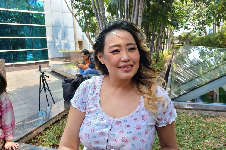 Donat Pinkan Mambo, donat pinkan mambo, harga donat pinkan mambo, jualan pinkan mambo, viral donat artis, Viral Donat Pinkan Mambo Rp 200 Ribu, Kemasan Sempat Disorot