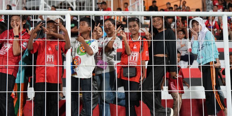 Ternate, program, Super League, Malut United, Super League 2025-2026, Stadion Kie Raha, Kartu Malut United Hebat Pasti Bisa, Malut United Ajak 4.000 Anak Rasakan Atmosfer Super League di Gelora Kie Raha