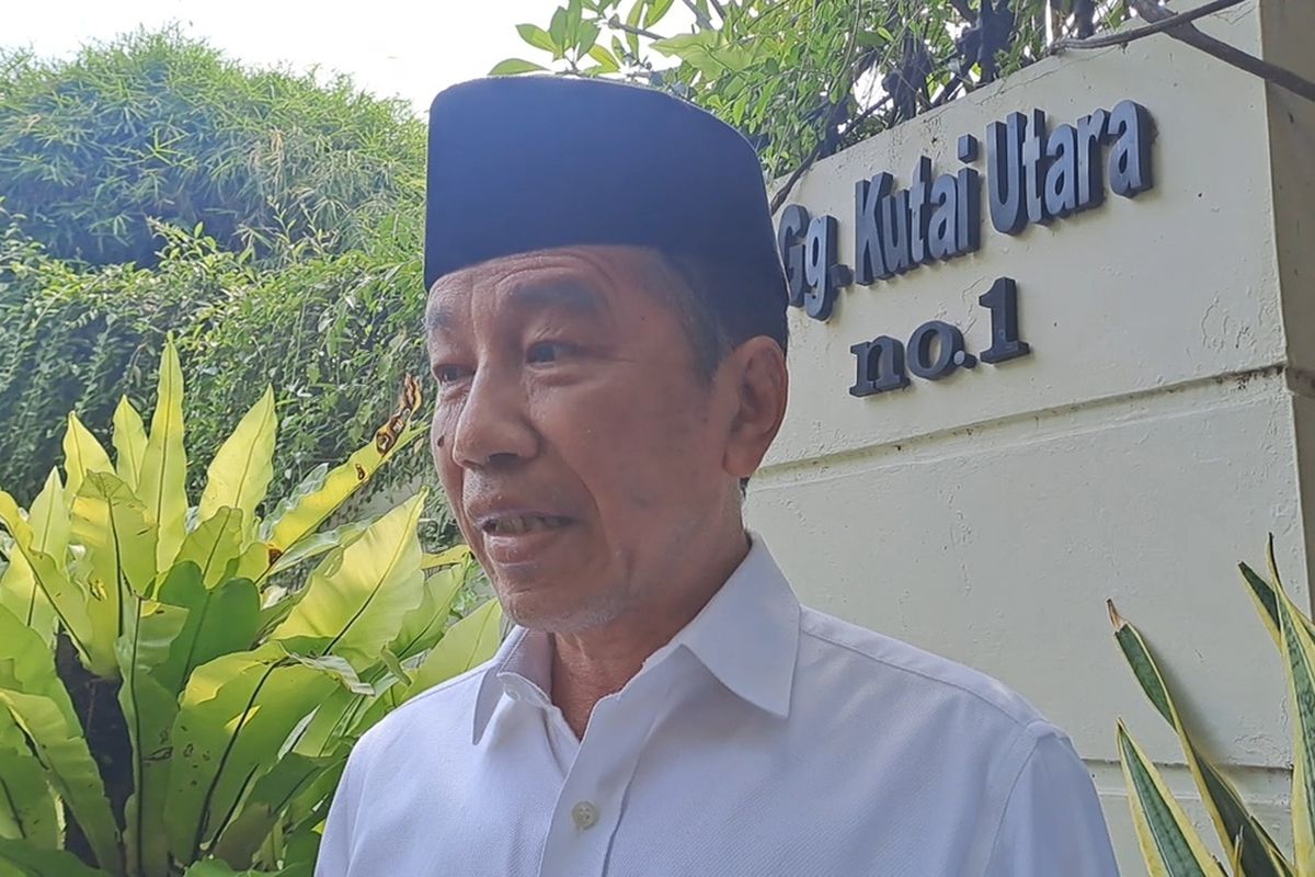 Jokowi, Abraham Samad, ijazah palsu Jokowi, ijazah jokowi, jokowi laporkan ijazah palsu, Jokowi Bantah Laporkan Abraham Samad: Saya Laporkan Peristiwa, Bukan Nama, Klarifikasi Jokowi: Tidak Melaporkan Nama, Nama Abraham Samad Muncul dari Proses Polisi, Respons Abraham Samad: Siap Dipanggil, Asal Tak Dikriminalisasi, Dugaan Terkait Podcast Bahas Ijazah Jokowi