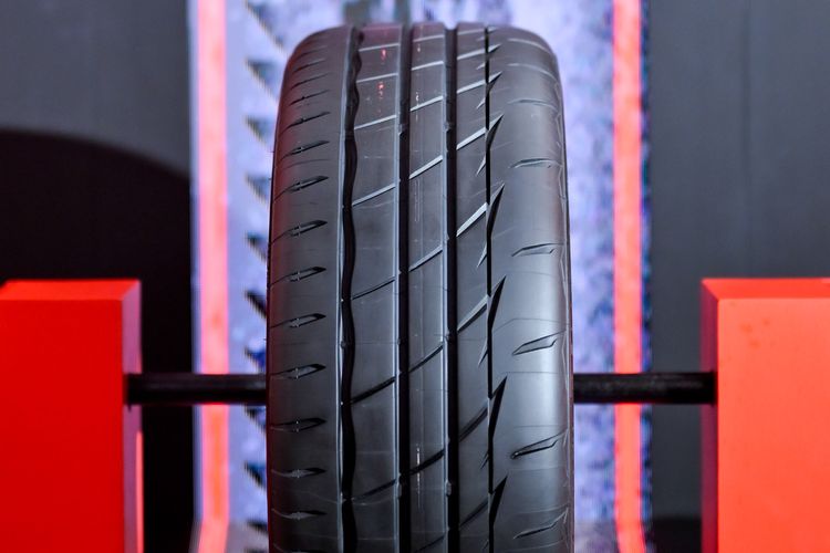 Potenza Adrenalin RE005, Bridgestone, Thailand, Handling, Toyota GR86, kemudi, pengereman, Sensasi Geber Mobil Sport dengan Bridgestone Potenza RE005