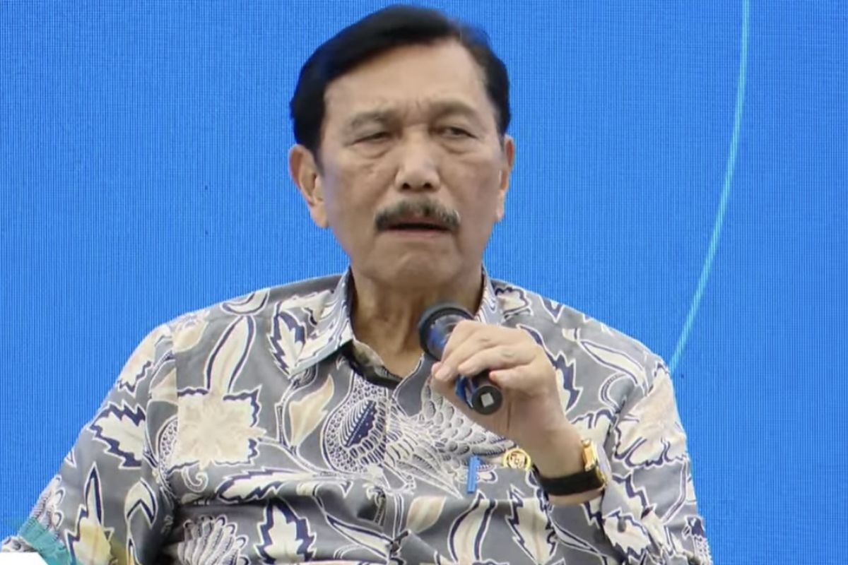 Program Makan Bergizi Gratis, Luhut Binsar Pandjaitan, APBN, dewan ekonomi nasional (DEN), Naik Hampir Dua Kali Lipat, Luhut Sebut Anggaran MBG 2026 Naik Jadi Rp 300 Triliun, Apa Tujuan dari Kenaikan Anggaran MBG?, Benarkah MBG Dapat Dongkrak Pertumbuhan Ekonomi?, Berapa Realisasi Program MBG Saat Ini?, Apakah Ada Perbedaan Data Anggaran MBG?