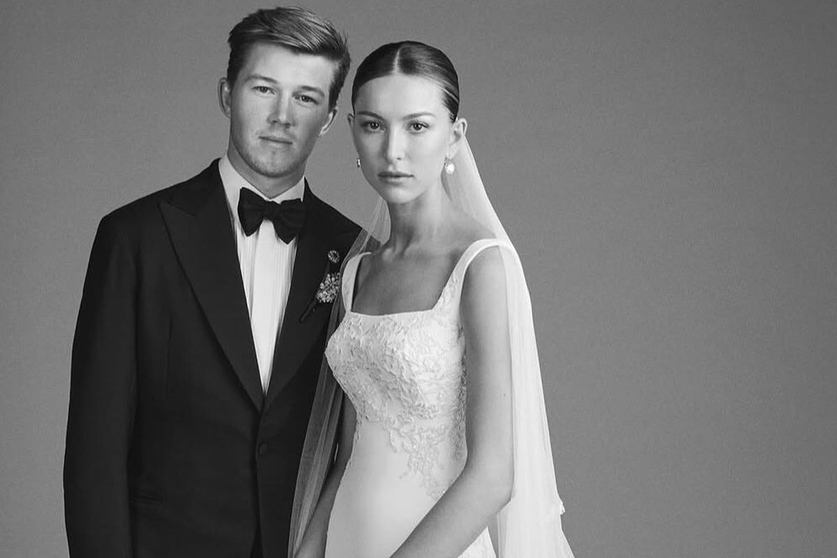 Eve Jobs, Harry Charles, Givenchy, Steve Jobs, pernikahan eve jobs, eve jobs harry charles, gaun pernikahan rancangan Givenchy, gaun pernikahan Eve Jobs, pernikahan anak Steve Jobs, Eve Jobs Unggah Foto Pernikahan, Bergaya Klasik dengan Gaun Givenchy