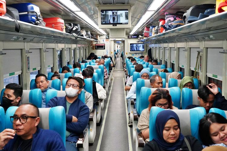 Kereta Tambahan, 17 Agustus 2025, HUT ke-80 RI, Syarat Diskon 20 Persen Tiket KAI 17 Agustus 2025, Cek Info di Sini, Syarat dan Ketentuan Promo Diskon Tiket Kereta KAI 20 Persen, KAI Tambah 14 Perjalanan Kereta Api untuk Long Weekend HUT ke-80 RI, Total 14 Perjalanan KA dengan 19.060 Tempat Duduk, Rute Kereta Api Tambahan Selama Libur Panjang HUT ke-80 RI