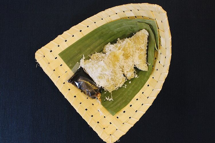 resep lupis, lupis ketan, bahan lupis ketan, membuat lupis ketan, lupis ketan tanpa kapur sirih, lupis ketan daun pisang, Cara Membuat Lupis Ketan 4 Bahan Tanpa Kapur Sirih, Direbus Berapa Lama?