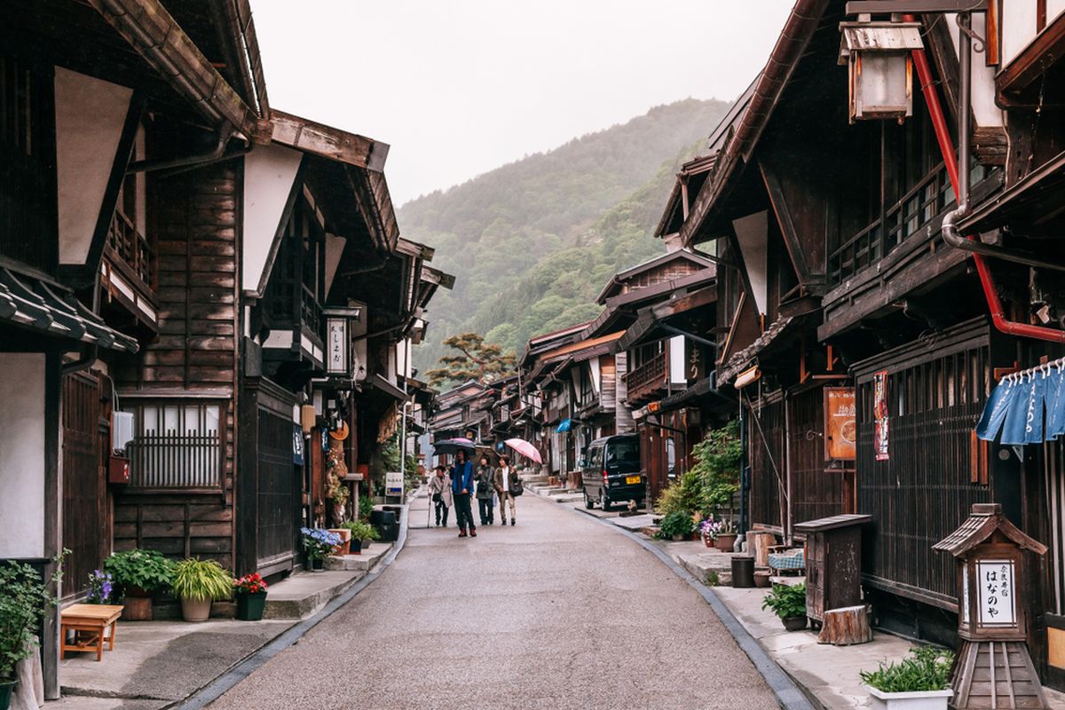 daya tarik wisata nagano, nagano di prefektur mana, nagano di daerah mana, tempat wisata di nagano, bujet wisata ke nagano jepang, 4 Daya Tarik Wisata Nagano, Wilayah Penghasil Buah di Jepang, 1. Penghasil buah anggur dan apel, 2. Keindahan bentang alam Kamikochi, 3. Pemandian air panas, 4. Bangunan bersejarah Istana Matsumoto 