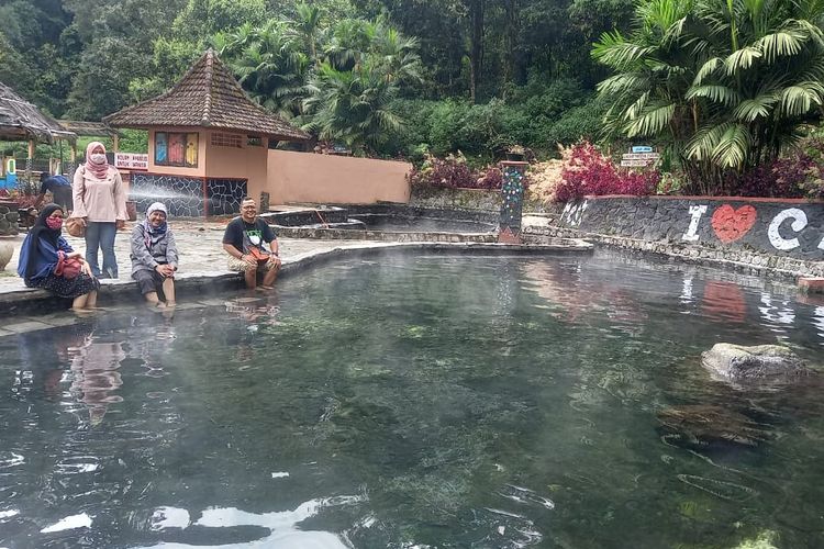 liburan sekolah, Kota Batu, Wisata Kota Batu, alun-alun batu, wisata murah di Batu, wisata gratis di Batu, wisata hemat di Batu, tiket Batu Ekonomis Park, tiket Coban Rais, 6 Wisata Murah di Kota Batu, Pilihan Hemat untuk Liburan Sekolah, Batu Ekonomis Park, D’Kopi Sabin, Pasar Apung, Alun-alun Kota Batu, Coban Rais, Pemandian Air Panas Cangar