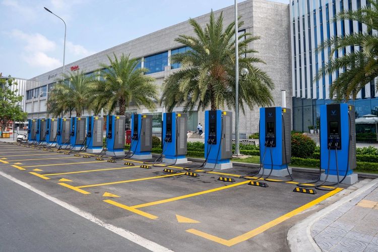 VinFast, V-Green, VinFast Indonesia, otomotif, mobil listrik, kendaraan bermotor, VinFast Targetkan 63.000 SPKLU Hingga Akhir Tahun Ini