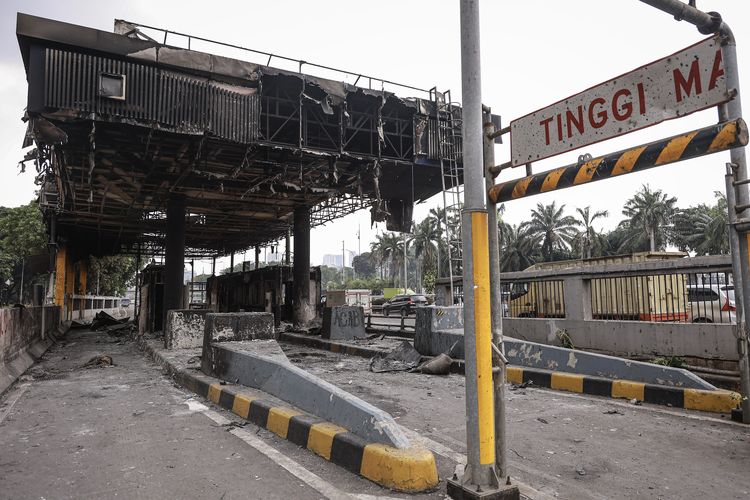 terbakar, demo, Jasa Marga, Cawang, rusak, gerbang tol, Semanggi, Tomang, Senayan, dalam kota, aksi massa, Update, Gerbang Tol Senayan dan Semanggi 1 Kembali Beroperasi