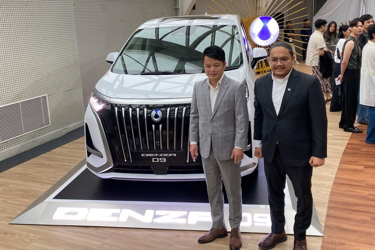 mobil china, mobil listrik, Jakarta Fashion Week, Denza, Denza D9, Denza Padukan Dunia Mode dengan Mobil Listrik Premium
