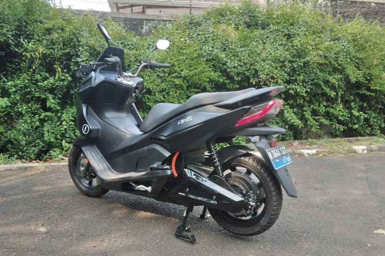 motor listrik, ban belakang, Alasan Melepas Ban Belakang Motor Listrik Tidak Bisa Asal
