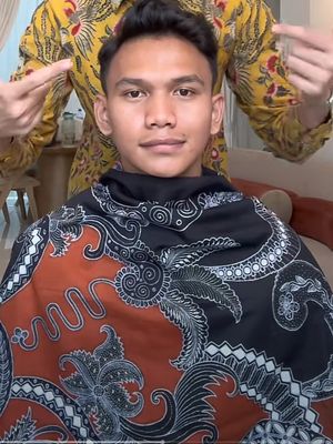 tips memilih warna batik, tips memilih warna baju untuk kulit gelap, tips memilih warna baju untuk kulit sawo matang, tips memilih warna baju sesuai warna kulit, komentar wapres soal batik, cara memilih warn batik sesuai undertone kulit, Tanggapi Komentar Wapres, Content Creator Ungkap Cara Memilih Warna Batik Sesuai Warna Kulit