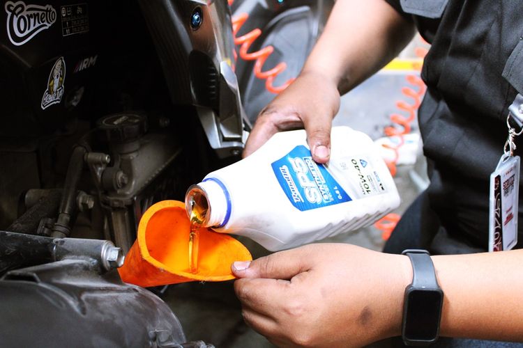 ITS Surabaya, panaoil, pelumas kendaraan, service gratis, Kolaborasi PanaOil dengan ITS Gelar Service Gratis di Surabaya