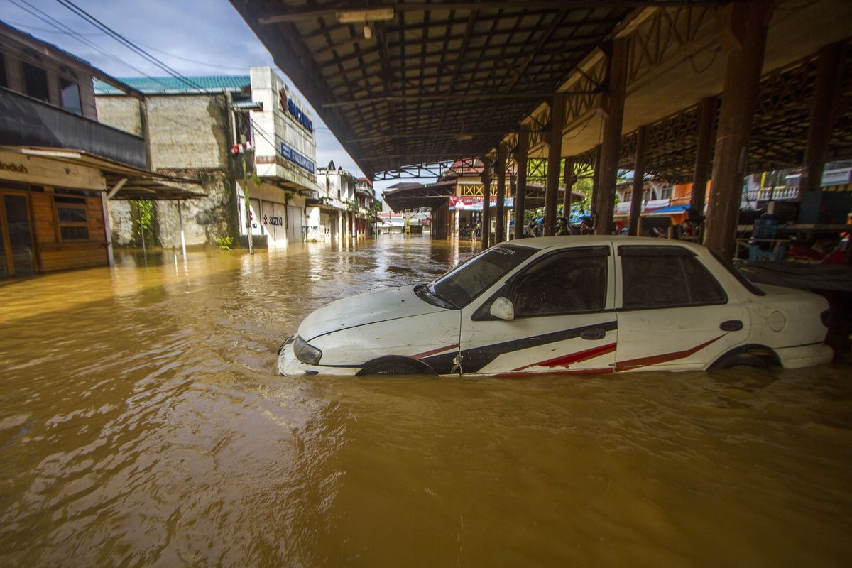 banjir, Mobil, mobil bekas, Cek Karat dan Bau Apek, Waspada Mobil Bekas Terendam Banjir