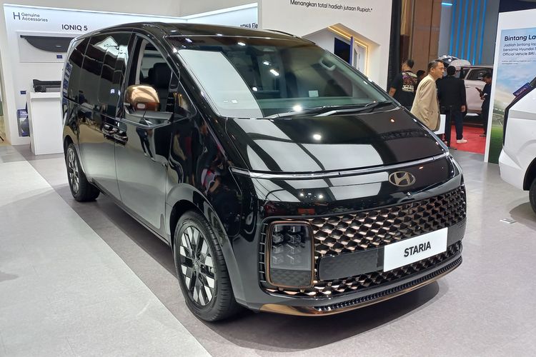 Hyundai, Hyundai Pamerkan Camper Listrik Berbasis Staria, Pakai Panel Surya