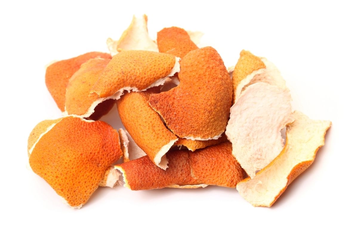 Kulit jeruk, kulit jeruk, jeruk, Kulit Jeruk, pembersih dapur alami, pembersih kulit jeruk, bekas kulit jeruk, Cara Membuat Pembersih Dapur Alami dari Kulit Jeruk Bekas, 1. Membuat cairan pembersih alami, 2. Pengharum kulkas alami, 3. Membersihkan peralatan stainless steel, 4. Mencuci peralatan makan, 5. Membersihkan bagian dalam microwave