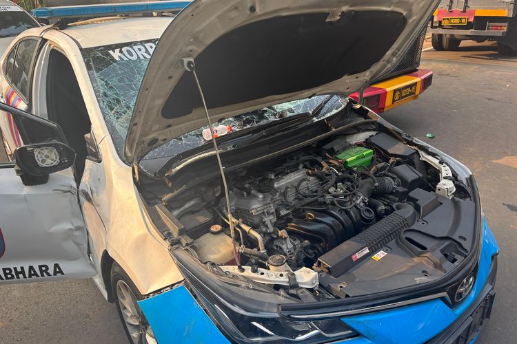 Asuransi Astra, Seri 7, Sedan Mewah, klaim asuransi, asuransi, asuransi kendaraan, mobil dirusak massa, Sedan Mewah BMW Jadi Korban Salah Amuk Massa, Bisa Klaim Asuransi?