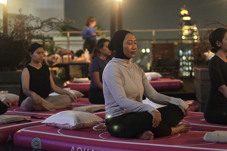 sound bath, sound bath dapat meredakan stres, soulace jakarta, pengalaman ikut sound bath, sound bath jakarta, floating sound bath, floating sound bath jakarta, biaya sound bath, sound bath yoga, sound bath adalah, sound bath purpose, Pengalaman Ikut Sound Bath, Cara Unik Relaksasi Pikiran agar Tidak Stres