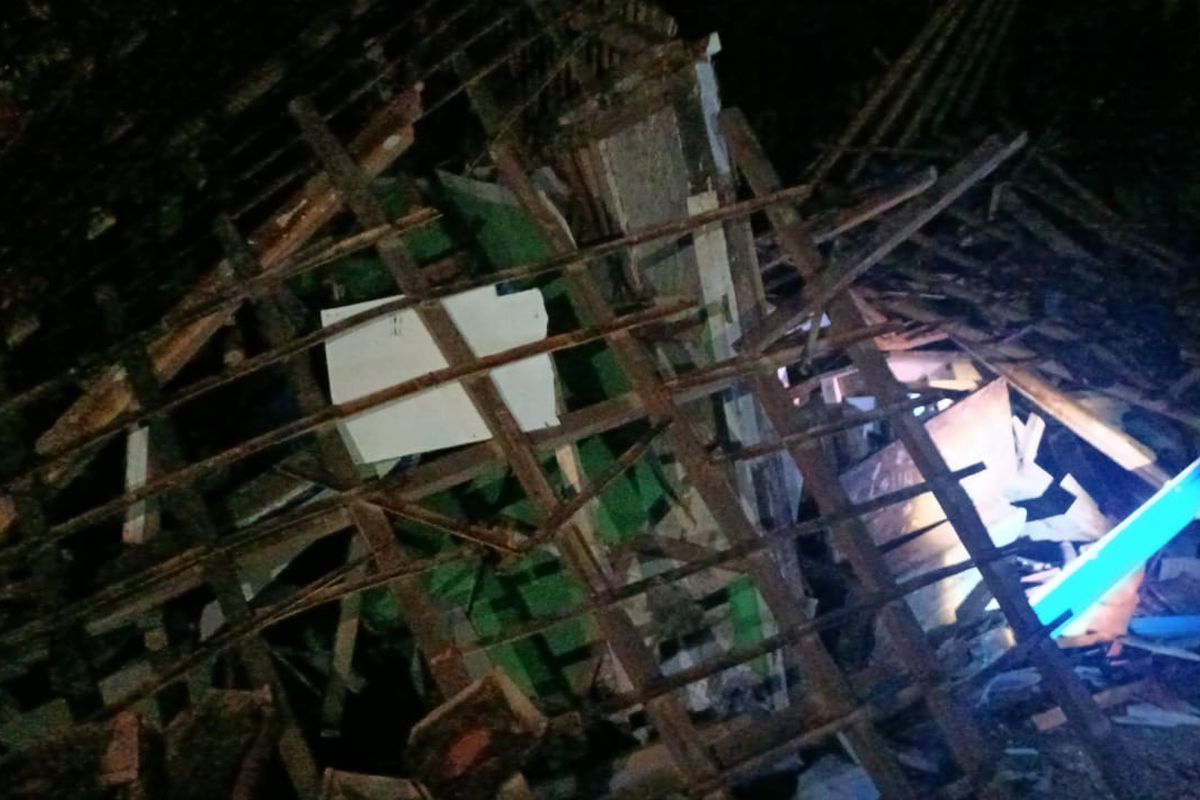 bandung barat, tanah longsor, santriwati tewas longsor di bandung, Santriwati Tewas Tertimpa Bangunan Akibat Longsor di Bandung Barat, Ini Kronologinya