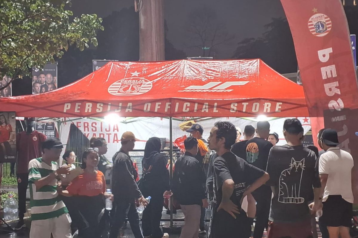 Jakmania, Persija, Antusiasme Jakmania di Official Store Saat Laga Persija Vs Persebaya