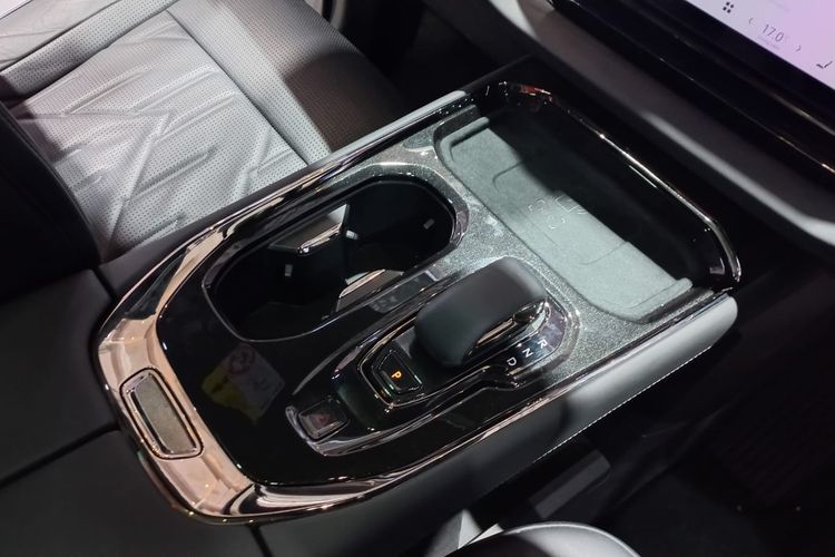 Zeekr, Zeekr 009, MPV listrik, Geely Auto Indonesia, IIMS, Spesifikasi MPV Listrik Mewah Zeekr 009, Harga Tembus Miliaran Rupiah