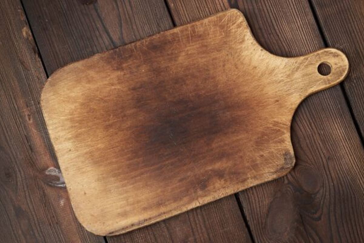 talenan kayu, IPB University, talenan kayu berubah warna jadi hitam, Talenan Kayu Menghitam, Amankah untuk Digunakan? Begini Jawaban Ahli IPB