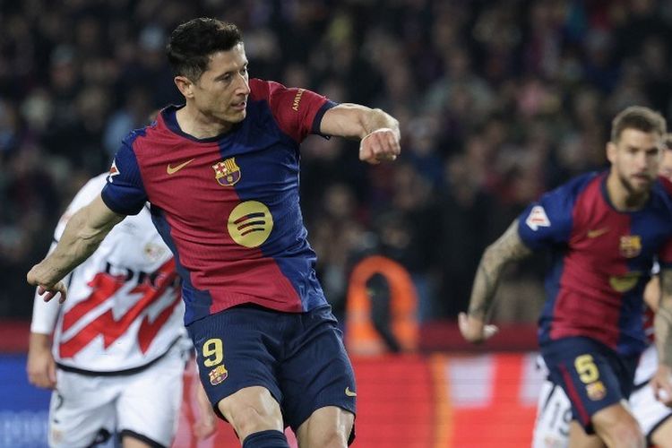 Valencia, Barcelona, Robert Lewandowski, Liga Spanyol, klasemen akhir Liga Spanyol, Hasil Valencia Vs Barcelona 3-1: Laga Terakhir Lewandowski Berakhir Kekalahan, Jalannya Laga Valencia vs Barcelona, Gol Lewandowski Warnai Laga Terakhir, Valencia Comeback di Akhir Laga, Susunan Pemain Valencia vs Barcelona
