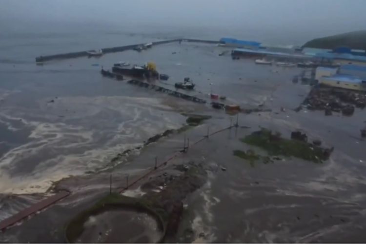 gempa Rusia, Gempa Rusia, tsunami, Tsunami, Gempa Rusia 30 Juli, gempa rusia, gempa rusia hari ini, gempa rusia 30 juli, palung kuril kamchatka, Palung Kuril-Kamchatka, Sumber Gempa Rusia yang Picu Tsunami di Sejumlah Negara, Sumber Gempa Rusia 30 Juli 2025, Mengenal Palung Kuril-Kamchatka, Palung Kuril-Kamchatka Memiliki Aktivitas Seismik yang Tinggi, Sejarah Gempa dan Tsunami di Palung Kuril-Kamchatka