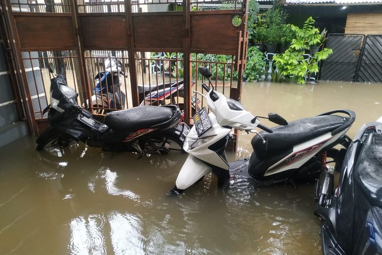 banjir, biaya perbaikan, motor terendam banjir, Segini Estimasi Biaya Perbaikan Motor yang Terendam Banjir