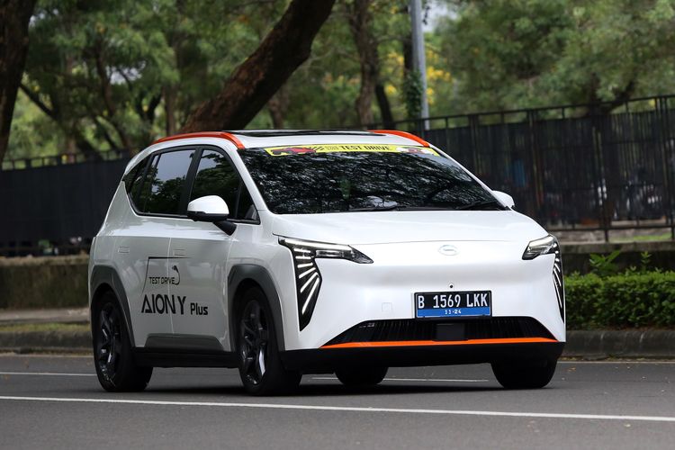 Atto 3, Blade Battery, Simak Ubahan BYD Atto 3 Terbaru, Jarak Tempuh tembus 630 Km, Eksterior Lebih Tajam dan Futuristik, Kabin Mewah nan Canggih, Performa Mumpuni dan Adopsi Penggerak Roda Belakang, Kaki-kaki dan Fitur Keselamatan Pintar, Kelebihan dan Kekurangan, Kompetitor Atto 3 di Indonesia