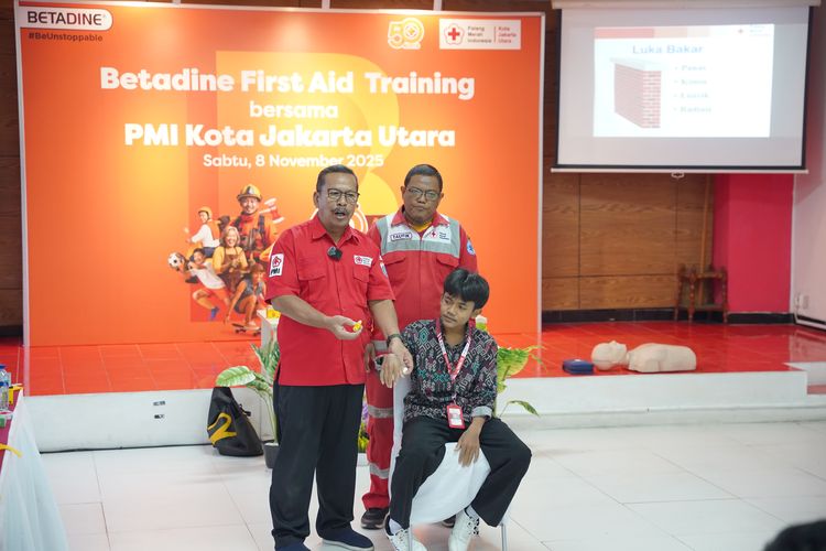 pertolongan pertama, Betadine, First Aid Training, 30 Detik Antistop, World First Aid Day 2025, PMI Jakut, Betadine dan PMI Dorong Kesiapsiagaan Keluarga Hadapi Luka Ringan Lewat Kampanye “30 Detik Antistop”