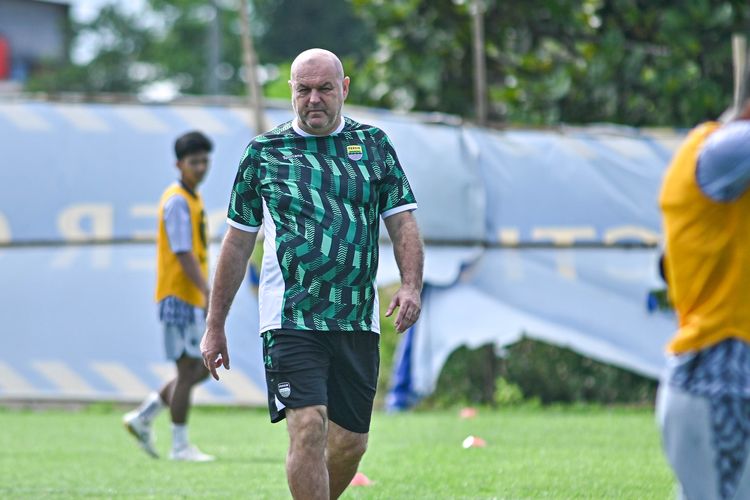 Pertandingan persahabatan, Persib, Western Sydney Wanderers, Persib vs Western Sydney Wanderers, Persib Bandung, Persib Bandung vs Western Sydney Wanderers, internasional, Jadwal Persib, Pertandingan Persahabatan, persib vs western sydney wanderers, jadwal siaran langsung persib vs western sydney wanderers, link live streaming Persib vs Western Sydney Wanderers, Jadwal Siaran Langsung Persib Vs Western Sydney Wanderers, Kick Off Pukul 19.00 WIB, Western Sydney Anggap Laga Lawan Persib Suatu Kehormatan, Persib Lakukan Pembenahan Jelang Musim Baru, Bojan Hodak Ingin Uji Kekuatan Tim, Link Live Streaming Persib Bandung vs Western Sydney Wanderers
