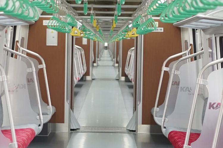 Rangkaian KRL Baru seri CLI-125, KRL bogor, KRL Cikarang-Jakarta, FOTO: Mengintip Rangkaian KRL Baru Seri CLI-125 Lintas Cikarang dan Bogor
