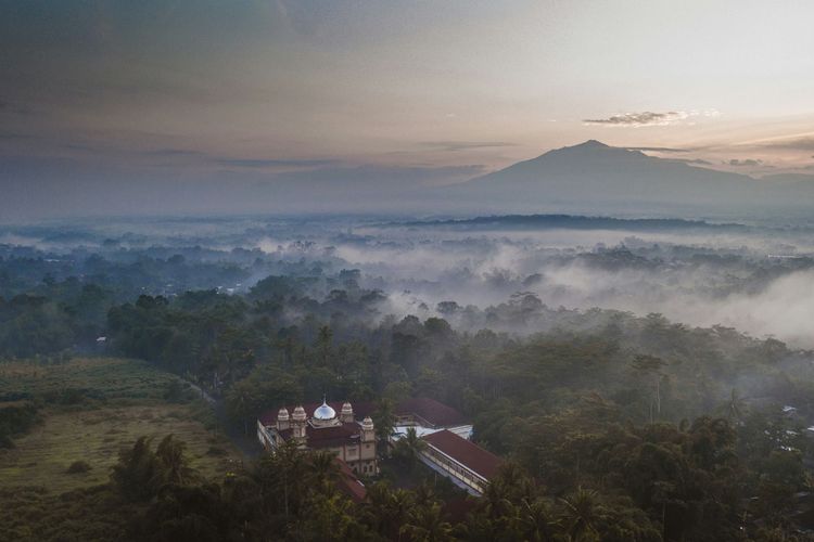 fenomena bediding, Apa Itu Fenomena Bediding? Penyebab Udara Dingin yang Melanda Sejumlah Wilayah di Indonesia