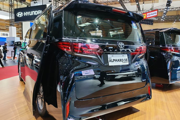 Toyota, Bedah Fitur Alphard XE, Versi Entry Level MPV Sultan Toyota