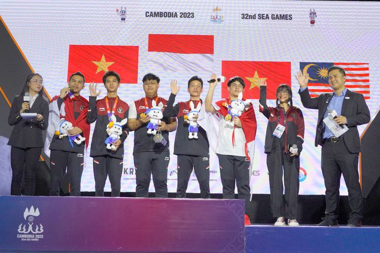 game, e-sports, Game, sejarah, sejarah e-sports, sejarah e-sports di dunia, Sejarah E-sports di Dunia, Turnamen dan Game Pertama hingga Masuk Cabang Olahraga, Diawali dari game tenis, Turnamen e-sports pertama di dunia, Skema kompetitif melalui daftar skor tertinggi, Kehadiran game kompetitif di dunia maya, Turnamen e-sports berhadiah 1 juta dollar AS pertama, Kehadiran e-sports di Indonesia