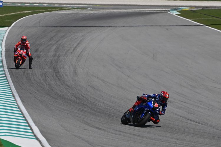 MotoGP, Sirkuit Sepang, yamaha, wildcard, augusto fernandez, inline-4, motogp 2025, MotoGP Malaysia 2025, M1 V4, Catatan Waktu Yamaha M1 V4 Masih Tertinggal Jauh
