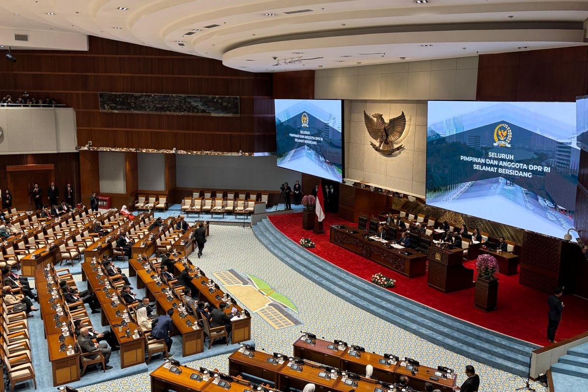 Polri, DPR RI, Reformasi Polri, Percepatan Reformasi Polri, Polri di bawah Presiden, DPR Setujui 8 Poin Percepatan Reformasi Polri, Tegaskan Kedudukan Tetap di Bawah Presiden