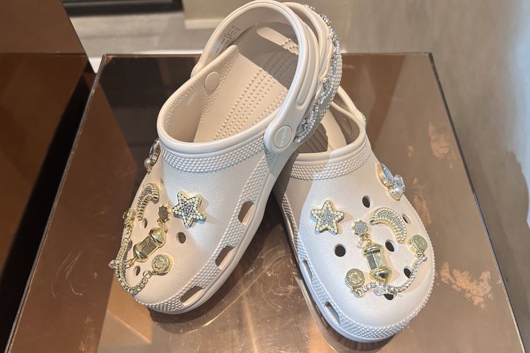 Crocs Share The Joy, Tissa Biani Hobi Koleksi Sepatu, Ini Kriteria Alas Kaki Andalannya