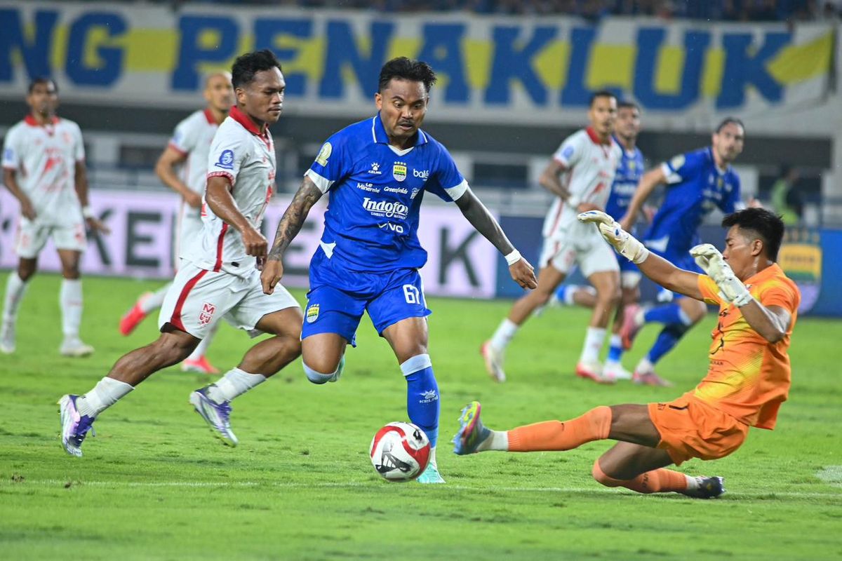 Persib Bandung, Super League 2025-2026, Persita Tangerang, Carlos Pena, Bojan Hodak, Marc Klok, Alfeandra Dewangga, Jadwal Persib Vs Persita, Benteng Carlos Pena Jadi Tantangan Maung