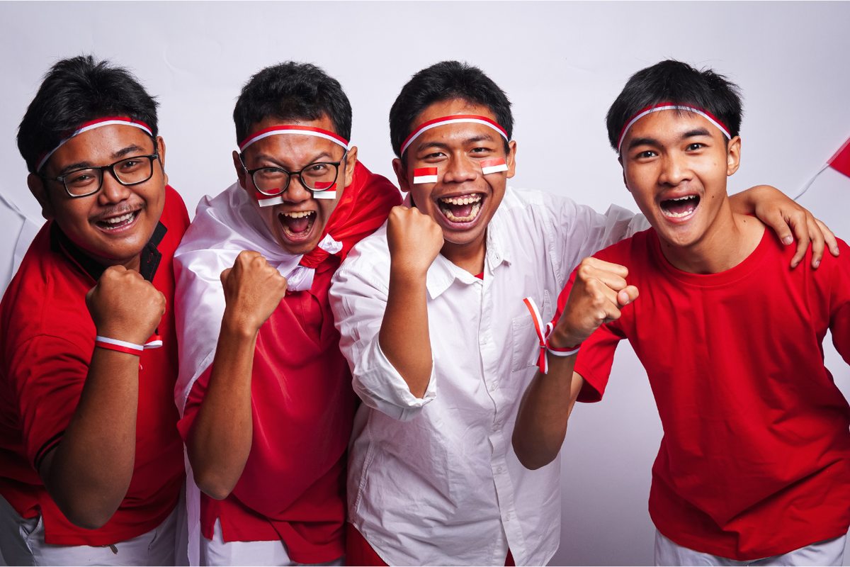 perlombaan, lomba 17 agustus, 17 Agustus 2025, HUT ke-80 RI, susunan acara 17 agustus 2025, susunan acara lomba 17 agustus, Contoh Susunan Acara Lomba 17 Agustus di Kampung, Meriahkan HUT RI ke-80, Pagi – Upacara dan Lomba Anak-anak, Siang – Lomba Remaja &amp; Dewasa, Sore – Lomba Seru Warga Kampung, Malam – Puncak Perayaan, Tips Menyusun Acara Lomba 17 Agustus di Kampung