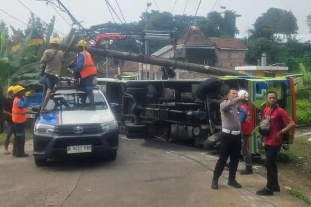 Mojokerto, odong-odong, kecelakaan, kecelakaan odong-odong, Satu Korban Kecelakaan Odong-odong Mojokerto Masih di RSUD Sumberglagah, Akan Jalani Operasi
