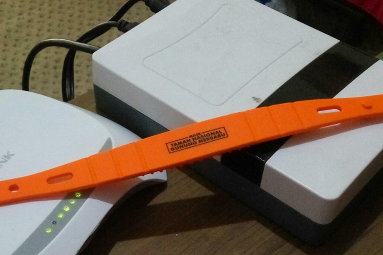 Juliana Marins, Gunung Rinjani, gelang RFID, pendaki rinjani, Usai Tragedi Juliana Marins, Pendaki Rinjani Bakal Wajib Pakai Gelang RFID, Apa Itu?
