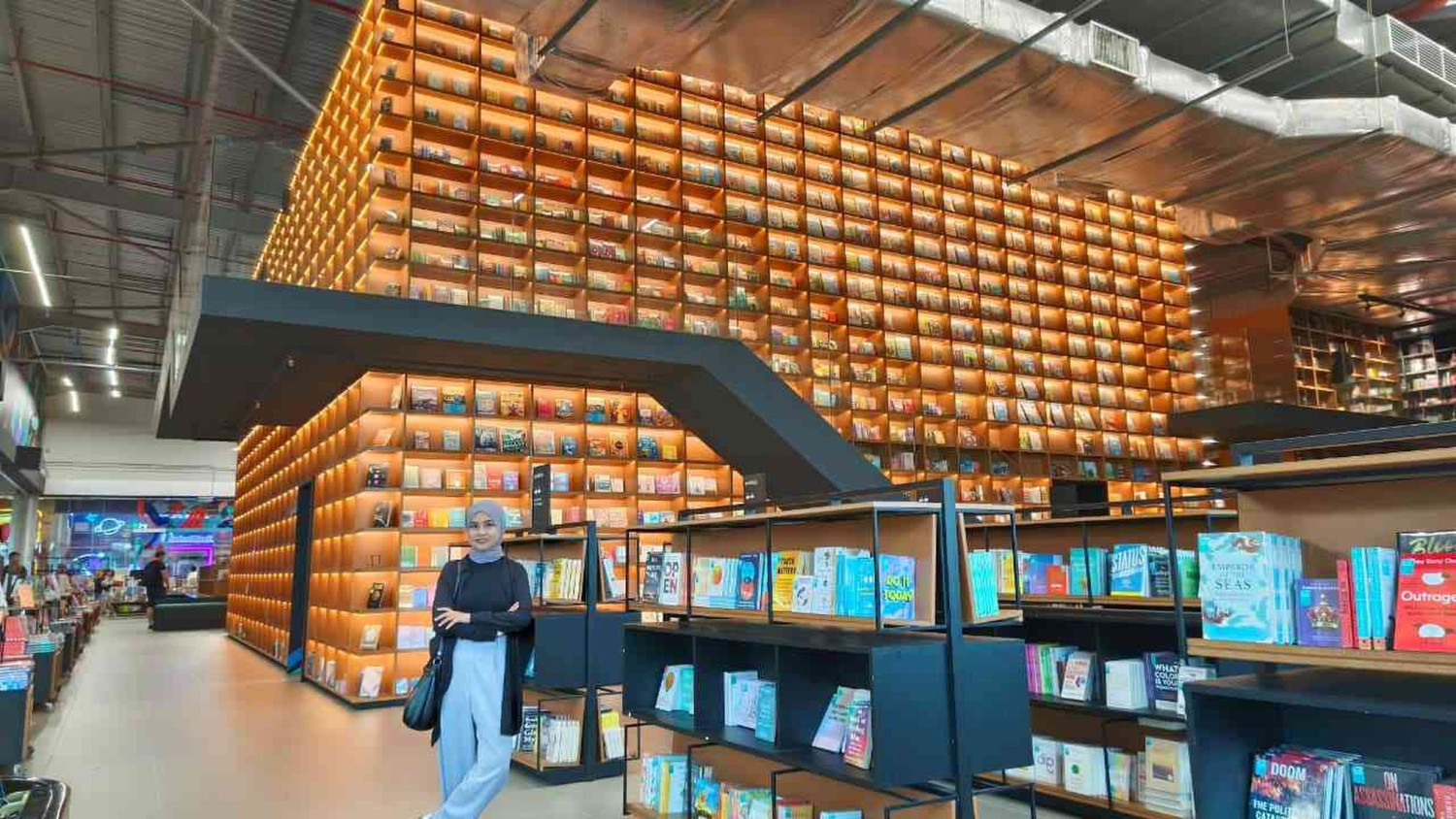 Malaysia, toko buku, Jelajah Toko Buku Paling Estetik di Malaysia, dari Sudut Lawas hingga Spot Instagramable