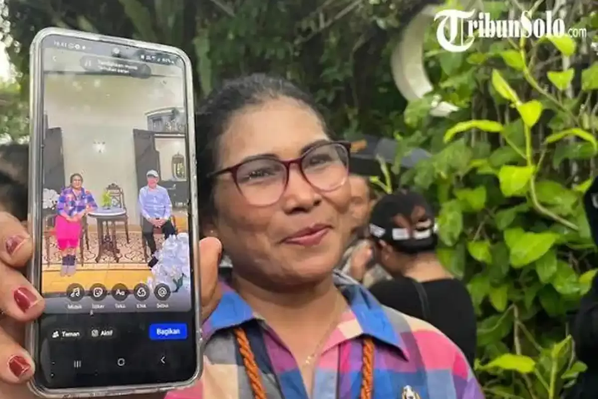 Solo, Lebaran 2026, Tadinya Cuma Mau Lihat Pagar, Warga NTT Ini Malah Diajak Masuk dan Foto Bareng Jokowi